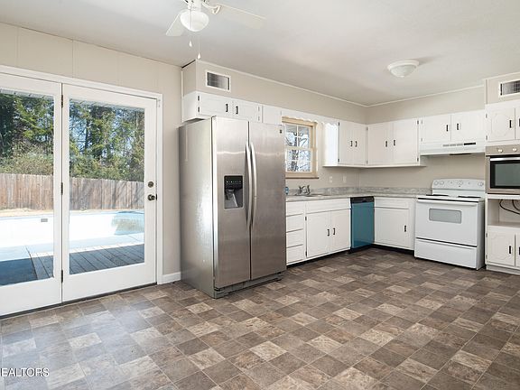 5th image of 2405 Monterey Rd