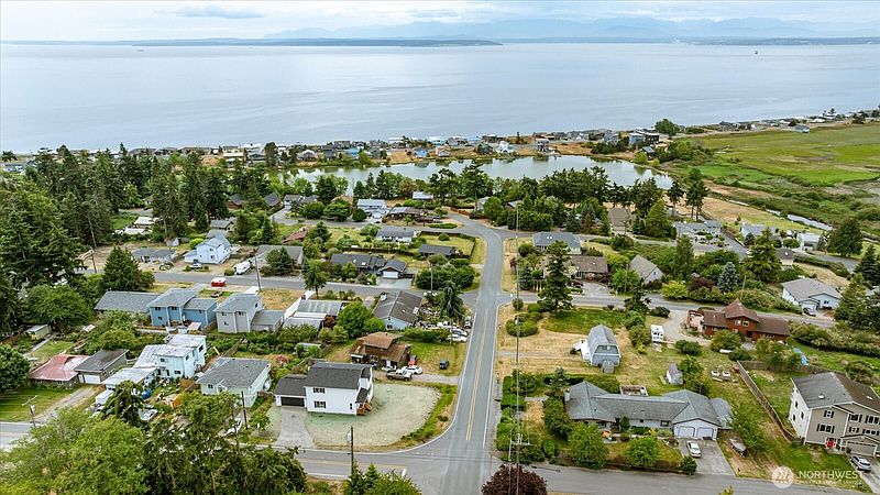 4th image of 1240 Admirals Drive