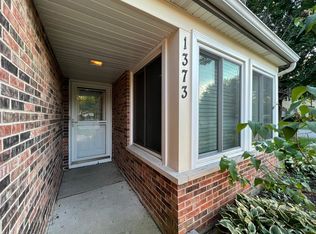 1373 River Oak Dr, Naperville, IL 60565