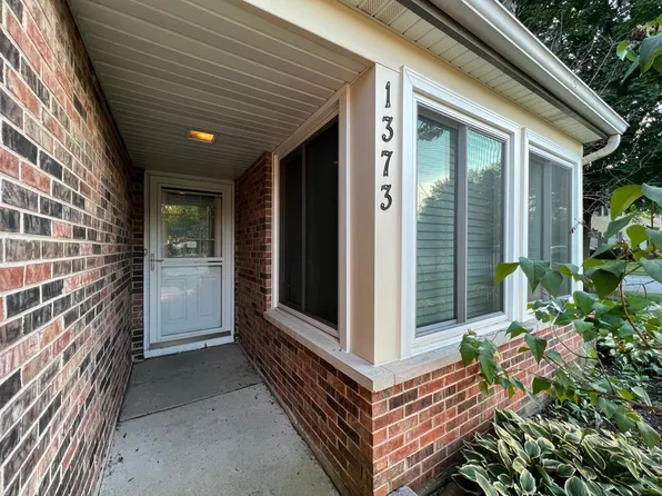 1373 River Oak Dr, Naperville, IL 60565