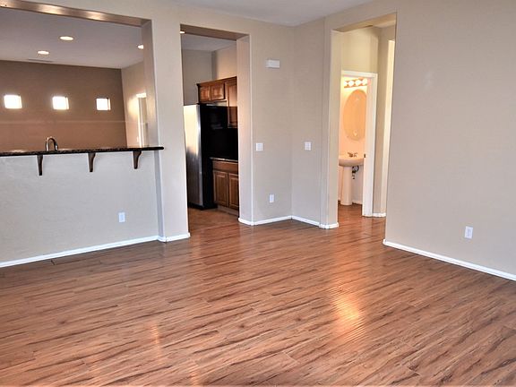 4th image of 44258 W Cypress Ln