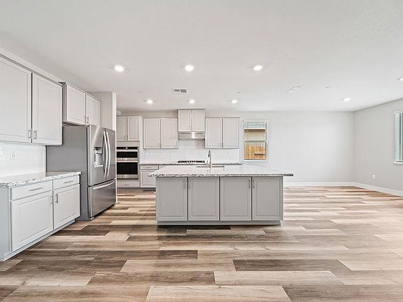 5th image of 2052 Melrose Landing