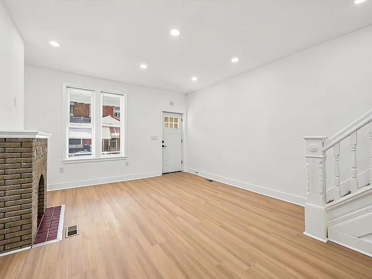 936 N Fallon St — Photo 5