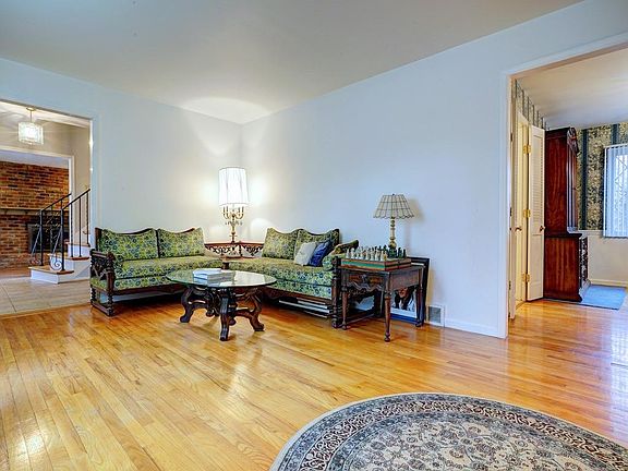 5th image of 5567 Firethorn Ct