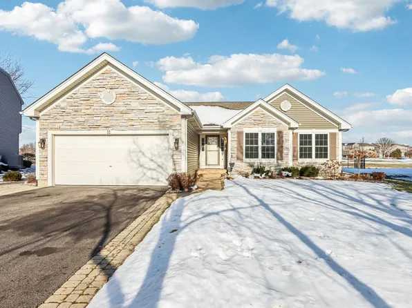 11 Baldwin Ct, Lake In The Hills, IL 60156