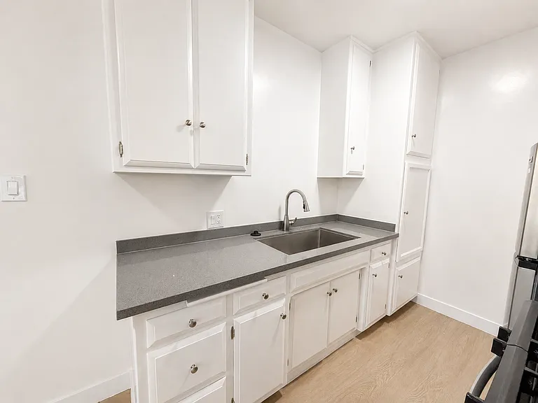 1315 N Columbus Ave. — Photo 9