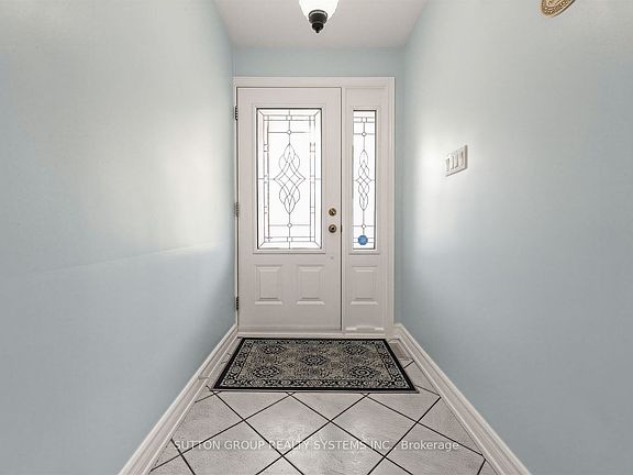 4th image of 228 Chantenay Dr