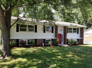 1142 Wedgewood Dr, Saint Charles, MO 63303