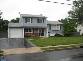 25 Misty Pine Ln, Hamilton, NJ 08690