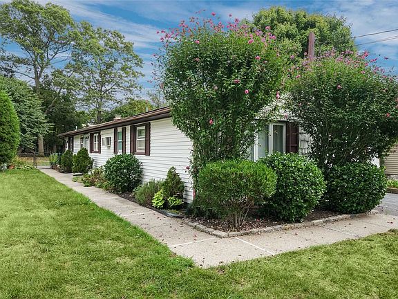 3rd image of 31 Rexmere Ave