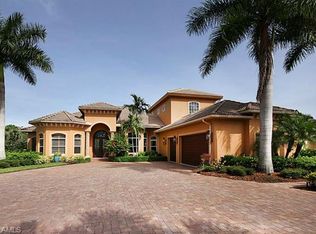 7627 Palmer Ct, Naples, FL 34113