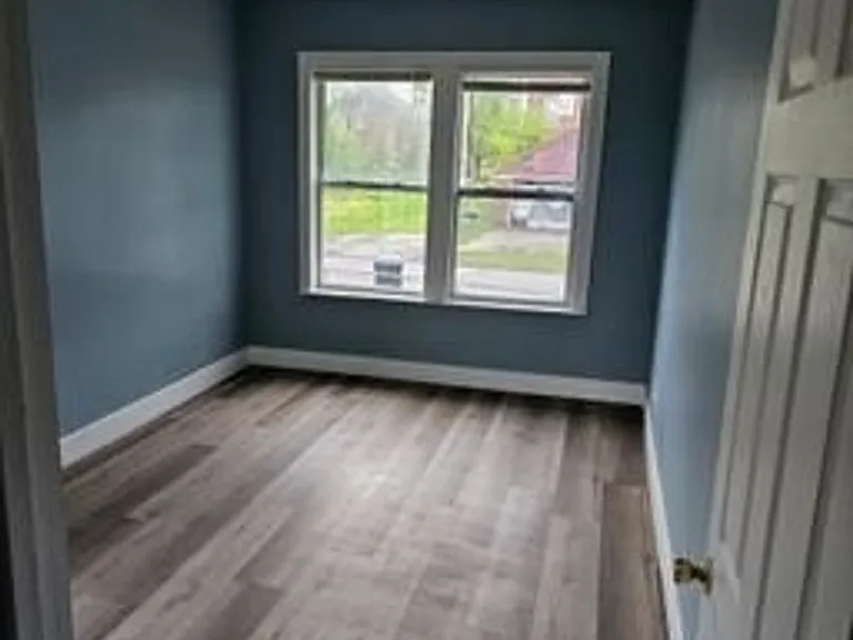 13639 La Salle Blvd — Photo 28