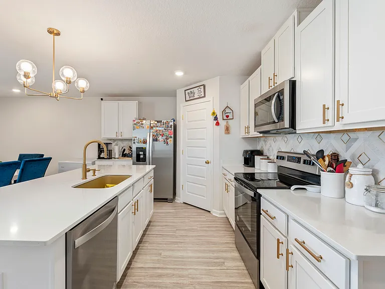 4735 Airmen Dr — Photo 5