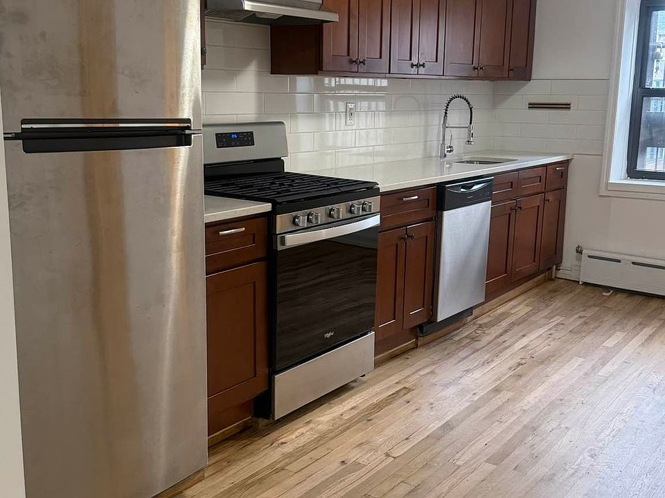 1st image of 177 Court St #4