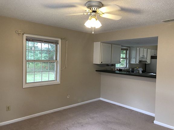 3rd image of 835 E Sherwood Hills Dr