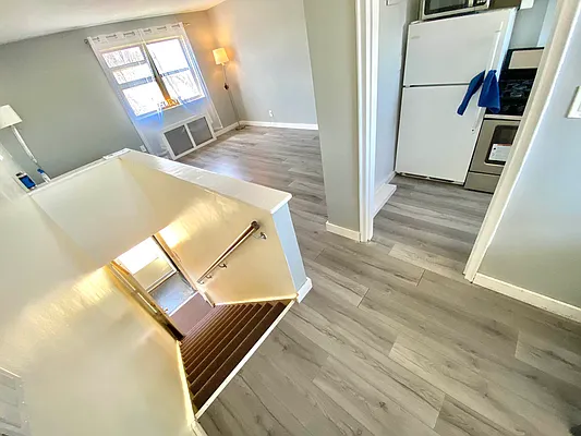 Sold by Winzone Realty Inc | media 9