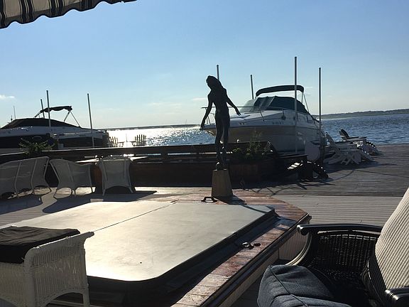 4th image of 2 Bay Ave