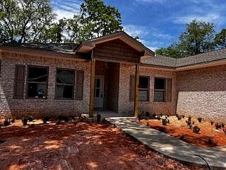 2nd image of 915 Al Hammett Rd