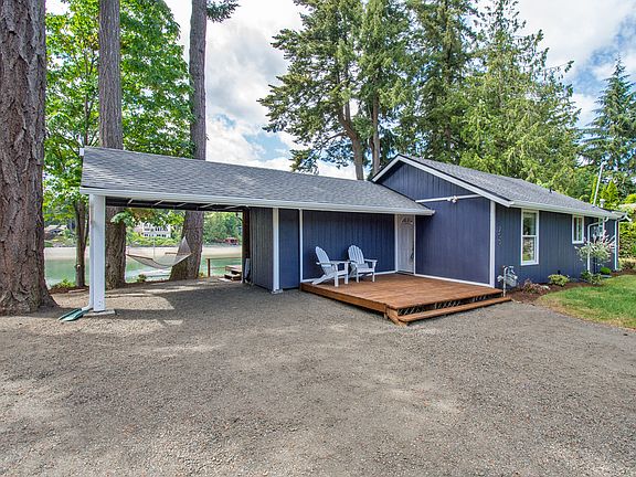 3rd image of 1703 S Marine Dr