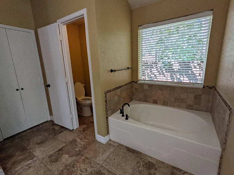 1321 Meadowbrook Dr — Photo 12