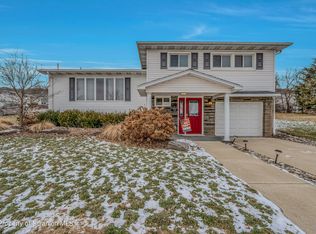 102 Roberts Dr, Dickson Cty, PA 18447