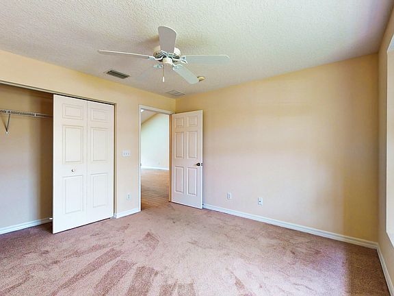 2nd image of 495 6th Manor