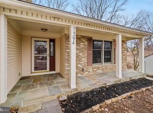 7594 Woodstown Dr, Springfield, VA 22153