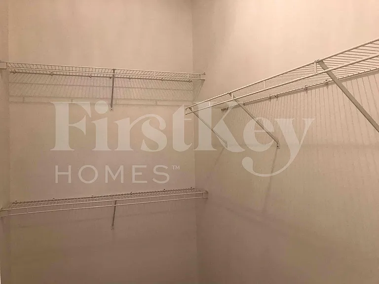 2018 Village Ln — Photo 10