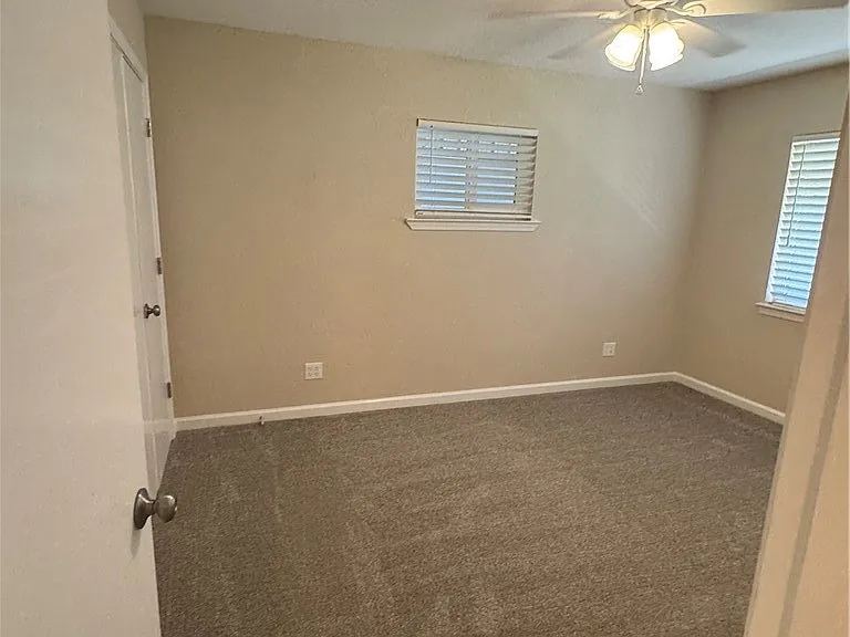 2100 Kennedy Ave — Photo 19