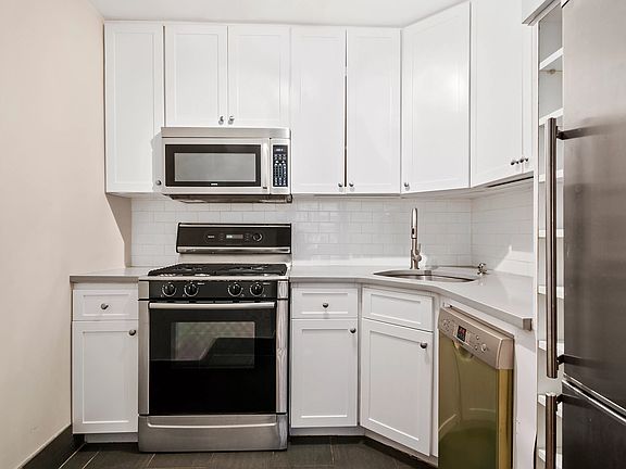 5th image of 60 Pineapple St APT 1A