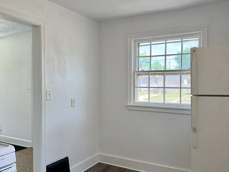 2809 Bildahl St — Photo 4