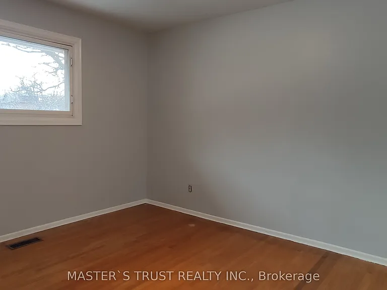 30 William St #UPPER — Photo 10