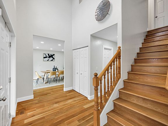 3rd image of 105 Buckingham Dr