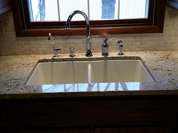 4th image of 5065 Oakridge Dr