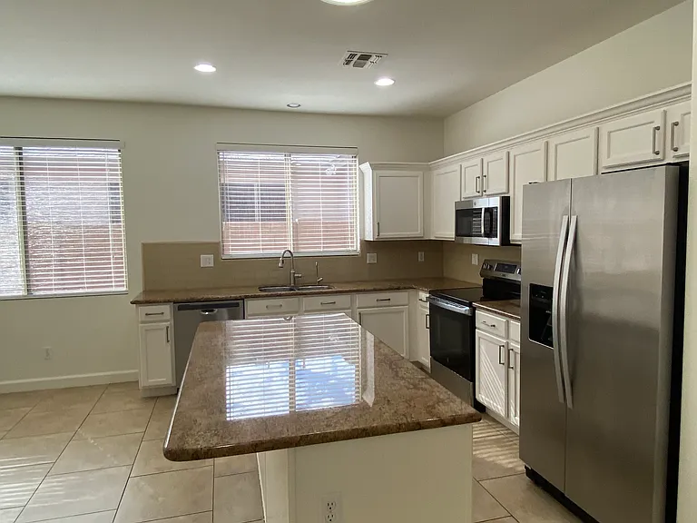 1818 W Glenhaven Dr — Photo 5