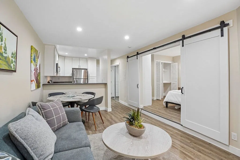 Woodland Trio Apartments — Photo 4