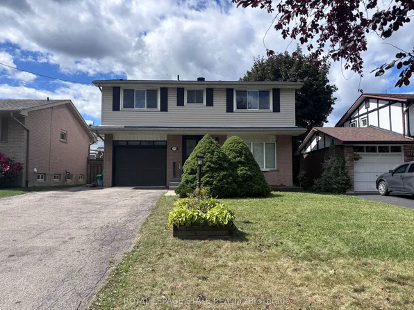 1004 Garth St, Hamilton, ON L9C 4L6