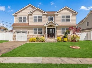 38 Arbor Rd, Syosset, NY 11791
