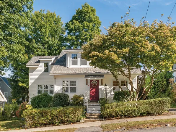 4 Stone Ave, Winchester, MA 01890