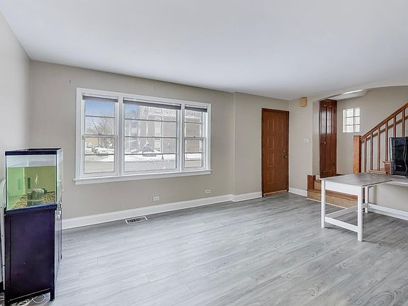 4th image of 9151 Grand Ave