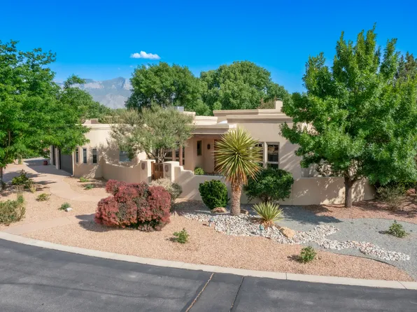 317 Plaza Muchomas, Bernalillo, NM 87004