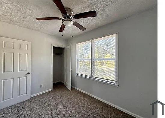 3 bed, $1,400 — Photo 2