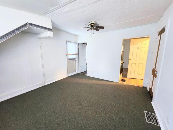 fort-wayne-indiana-445010387 picture