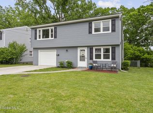 17 Pawling St, Menands, NY 12204