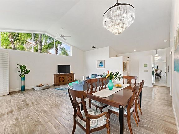 4th image of 504 Sabal Palm Ln