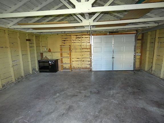 3rd image of 1420 W 5th St