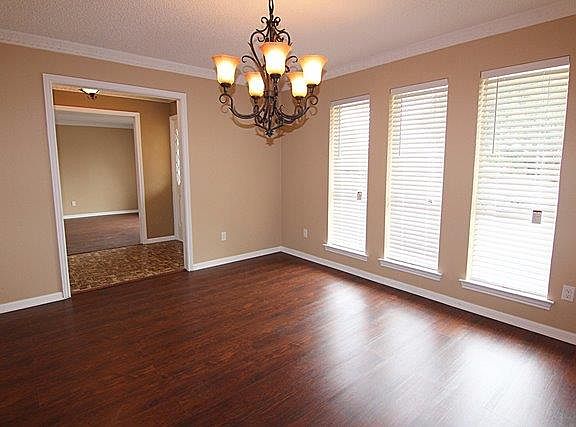 5th image of 1047 Lansdale Dr