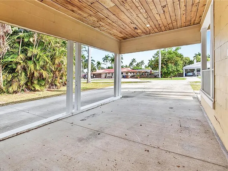 1420 Maravilla Ave — Photo 45