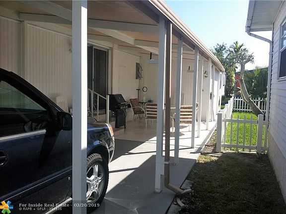 3rd image of 5230 SW 23rd Ave