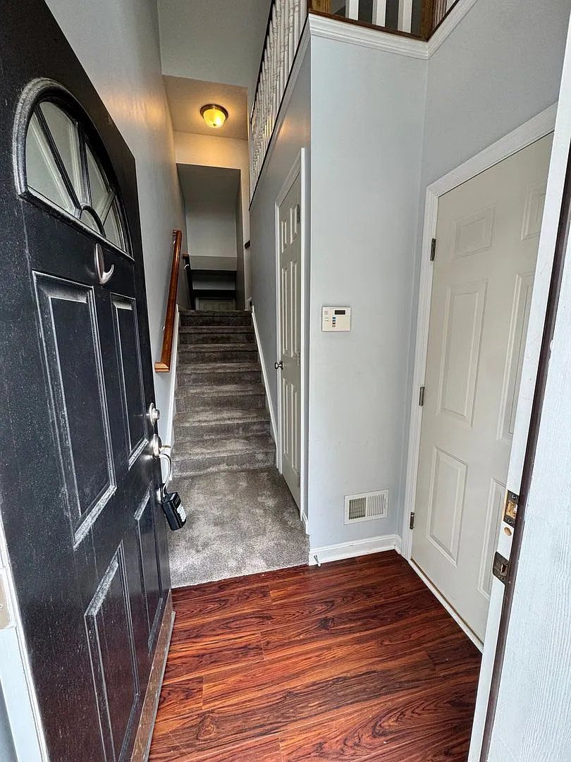Move-In Ready Wexford Home Featuring Modern Updates and an Attached Two-Car — Photo 4